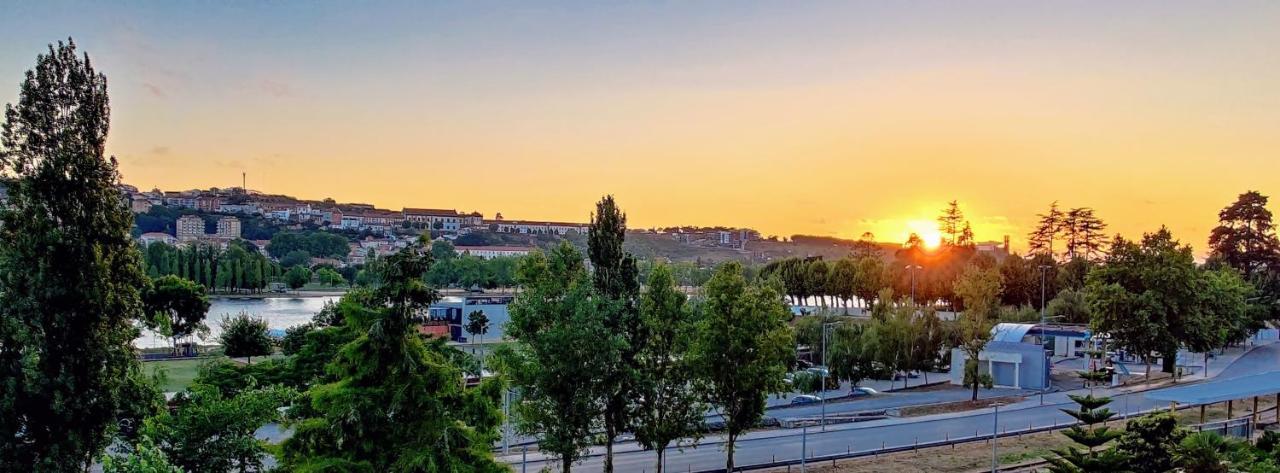 Stylish And Elegant Studio - Best View And Location In Coimbra Downton Exterior foto
